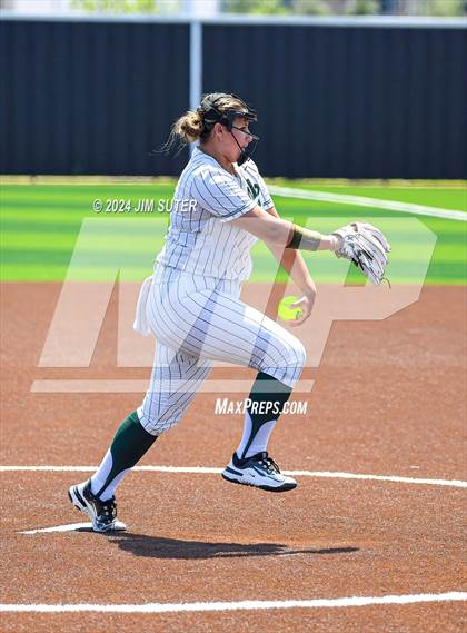Thumbnail 2 in Franklin vs East Bernard (UIL 3A Region III Semifinal) Game 2 photogallery.