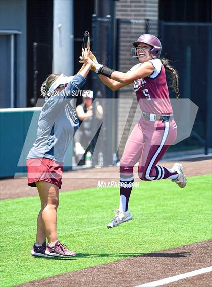Thumbnail 2 in Franklin vs East Bernard (UIL 3A Region III Semifinal) Game 2 photogallery.