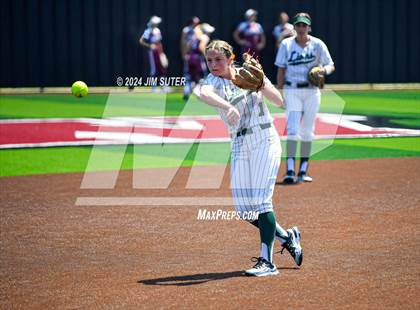 Thumbnail 3 in Franklin vs East Bernard (UIL 3A Region III Semifinal) Game 2 photogallery.
