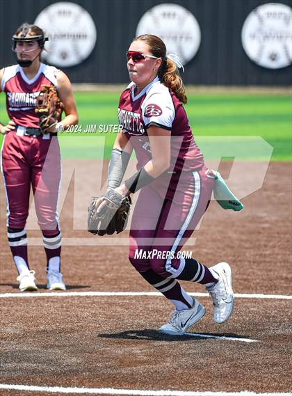 Thumbnail 2 in Franklin vs East Bernard (UIL 3A Region III Semifinal) Game 2 photogallery.