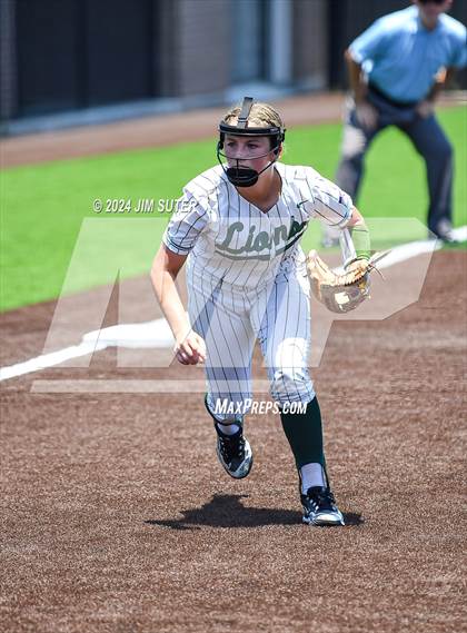 Thumbnail 2 in Franklin vs East Bernard (UIL 3A Region III Semifinal) Game 2 photogallery.