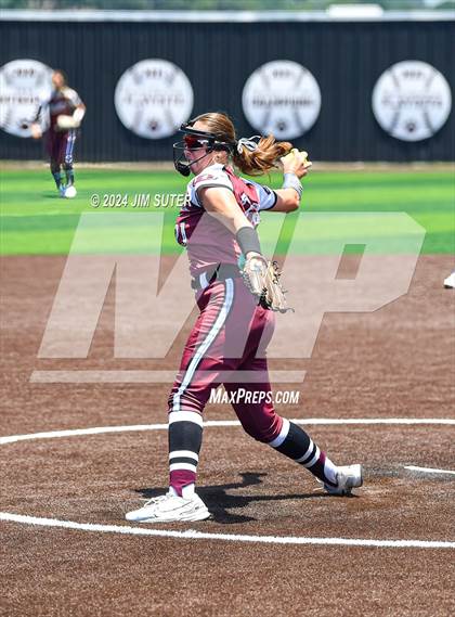 Thumbnail 2 in Franklin vs East Bernard (UIL 3A Region III Semifinal) Game 2 photogallery.