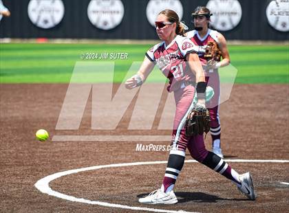 Thumbnail 1 in Franklin vs East Bernard (UIL 3A Region III Semifinal) Game 2 photogallery.