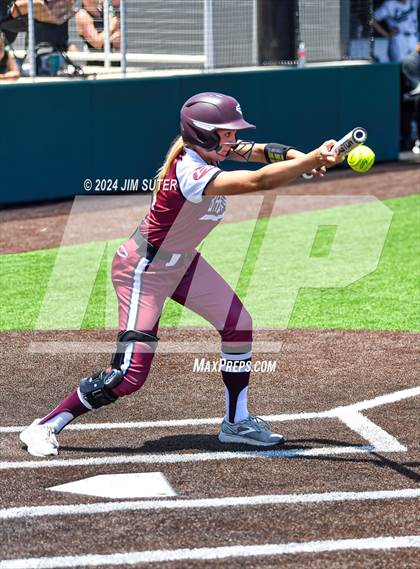 Thumbnail 1 in Franklin vs East Bernard (UIL 3A Region III Semifinal) Game 2 photogallery.
