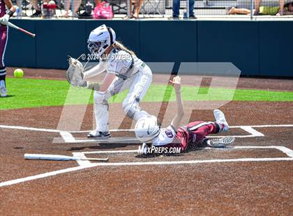 Thumbnail 1 in Franklin vs East Bernard (UIL 3A Region III Semifinal) Game 2 photogallery.