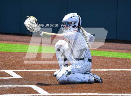Thumbnail 1 in Franklin vs East Bernard (UIL 3A Region III Semifinal) Game 2 photogallery.