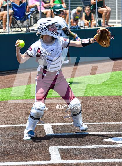 Thumbnail 1 in Franklin vs East Bernard (UIL 3A Region III Semifinal) Game 2 photogallery.