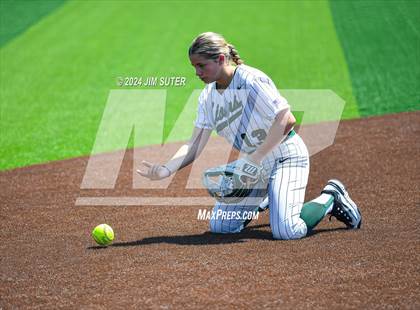 Thumbnail 1 in Franklin vs East Bernard (UIL 3A Region III Semifinal) Game 2 photogallery.