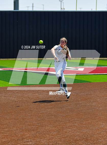 Thumbnail 2 in Franklin vs East Bernard (UIL 3A Region III Semifinal) Game 2 photogallery.