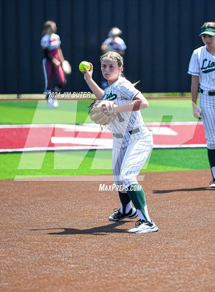 Thumbnail 1 in Franklin vs East Bernard (UIL 3A Region III Semifinal) Game 2 photogallery.