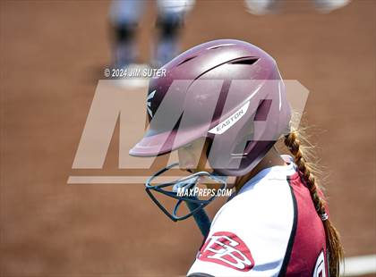 Thumbnail 2 in Franklin vs East Bernard (UIL 3A Region III Semifinal) Game 2 photogallery.