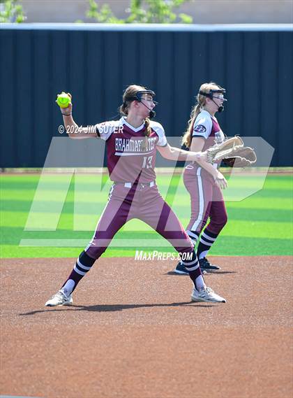 Thumbnail 1 in Franklin vs East Bernard (UIL 3A Region III Semifinal) Game 2 photogallery.