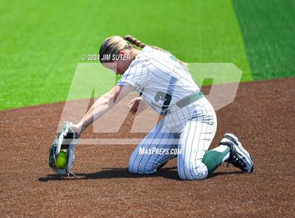 Thumbnail 2 in Franklin vs East Bernard (UIL 3A Region III Semifinal) Game 2 photogallery.