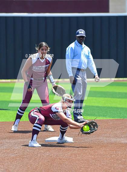 Thumbnail 1 in Franklin vs East Bernard (UIL 3A Region III Semifinal) Game 2 photogallery.