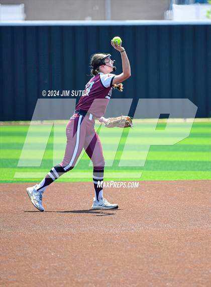 Thumbnail 3 in Franklin vs East Bernard (UIL 3A Region III Semifinal) Game 2 photogallery.