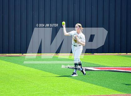 Thumbnail 3 in Franklin vs East Bernard (UIL 3A Region III Semifinal) Game 2 photogallery.