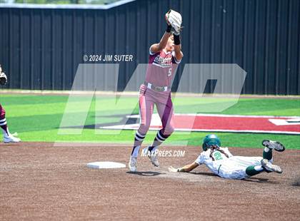 Thumbnail 1 in Franklin vs East Bernard (UIL 3A Region III Semifinal) Game 2 photogallery.