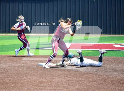 Thumbnail 3 in Franklin vs East Bernard (UIL 3A Region III Semifinal) Game 2 photogallery.