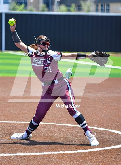 Thumbnail 2 in Franklin vs East Bernard (UIL 3A Region III Semifinal) Game 2 photogallery.
