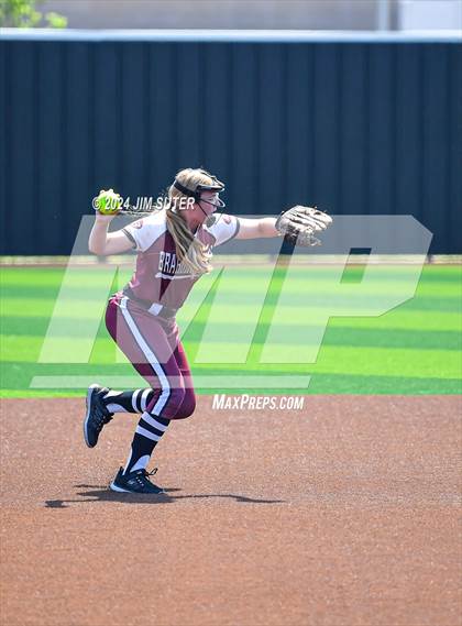 Thumbnail 3 in Franklin vs East Bernard (UIL 3A Region III Semifinal) Game 2 photogallery.