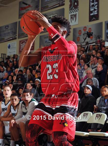 Thumbnail 2 in Jonesboro vs. Chino Hills (MaxPreps Holiday Classic) photogallery.
