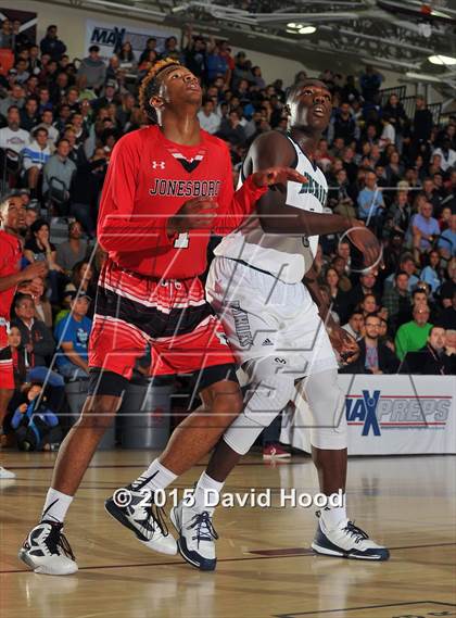 Thumbnail 3 in Jonesboro vs. Chino Hills (MaxPreps Holiday Classic) photogallery.