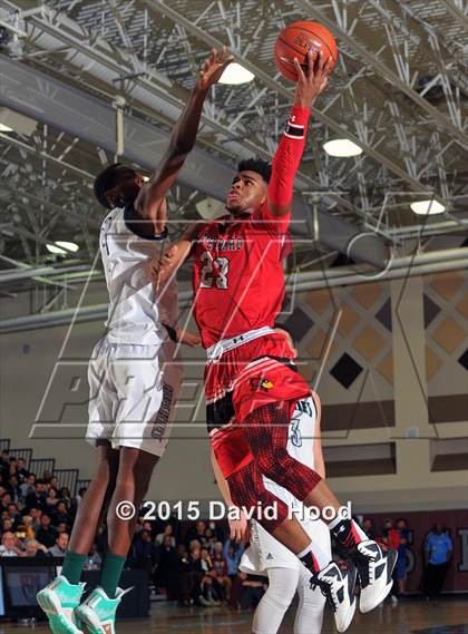 Thumbnail 2 in Jonesboro vs. Chino Hills (MaxPreps Holiday Classic) photogallery.