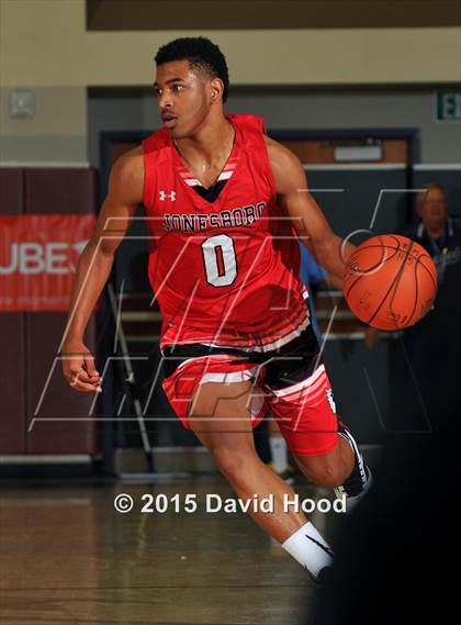 Thumbnail 2 in Jonesboro vs. Chino Hills (MaxPreps Holiday Classic) photogallery.