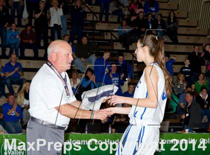 Thumbnail 2 in Hoosic Valley vs. Harpursville (NYSPHSAA Class C Semifinal) photogallery.