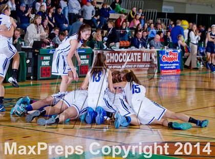 Thumbnail 2 in Hoosic Valley vs. Harpursville (NYSPHSAA Class C Semifinal) photogallery.