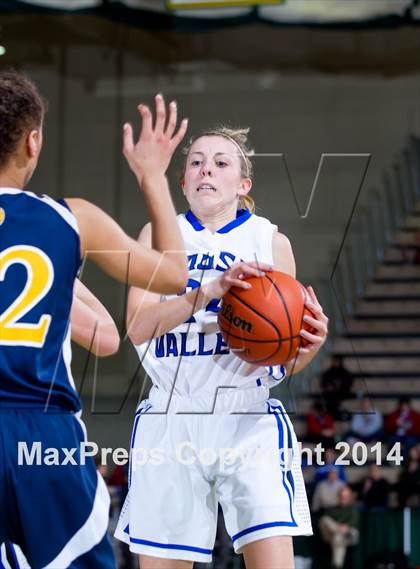 Thumbnail 1 in Hoosic Valley vs. Harpursville (NYSPHSAA Class C Semifinal) photogallery.