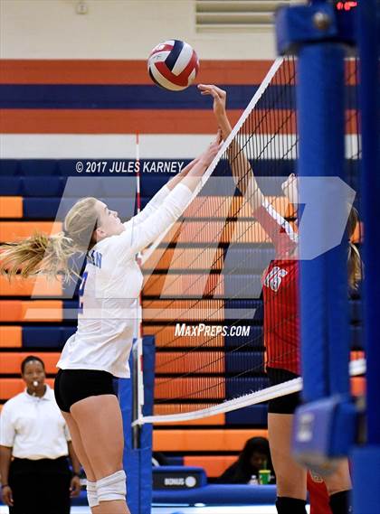 Thumbnail 3 in Arbor View vs. Bishop Gorman (NIAA 4A Sunset Region Tournament) photogallery.