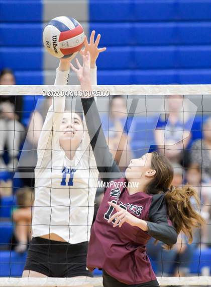 Thumbnail 3 in Desert Mountain vs Dobson (Westwood Tournament of Champions) photogallery.
