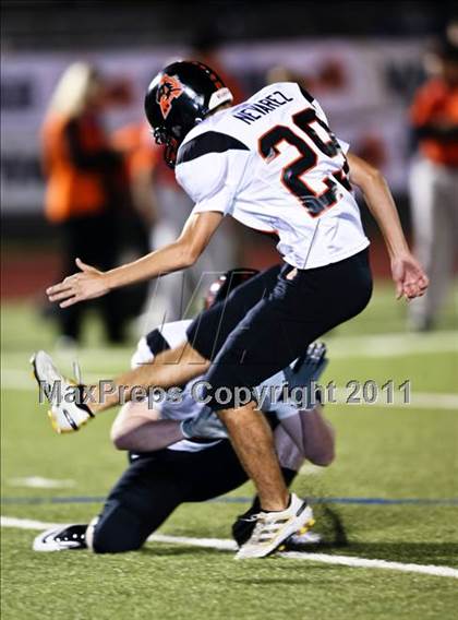 Thumbnail 1 in Wyatt vs. Aledo (4A Region 1 Bi-District Playoffs) photogallery.