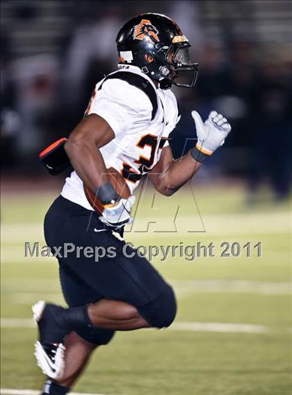 Thumbnail 3 in Wyatt vs. Aledo (4A Region 1 Bi-District Playoffs) photogallery.