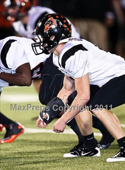 Thumbnail 1 in Wyatt vs. Aledo (4A Region 1 Bi-District Playoffs) photogallery.