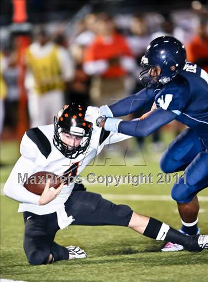 Thumbnail 3 in Wyatt vs. Aledo (4A Region 1 Bi-District Playoffs) photogallery.