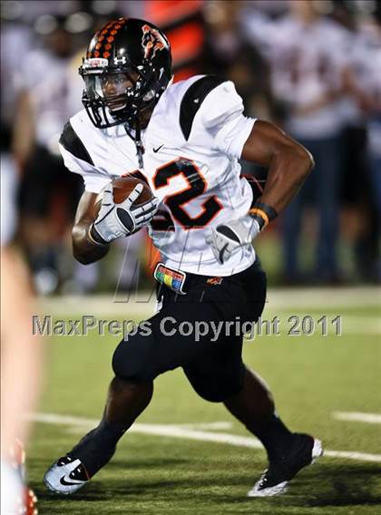 Thumbnail 3 in Wyatt vs. Aledo (4A Region 1 Bi-District Playoffs) photogallery.