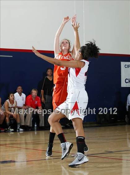 Thumbnail 2 in Poly vs. Bellarmine-Jefferson (CIF SS Playoffs) photogallery.