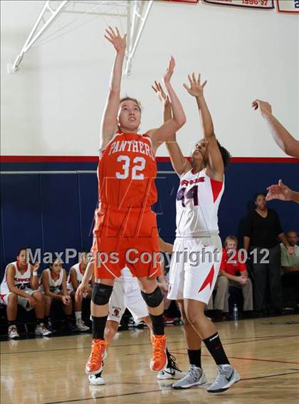 Thumbnail 3 in Poly vs. Bellarmine-Jefferson (CIF SS Playoffs) photogallery.