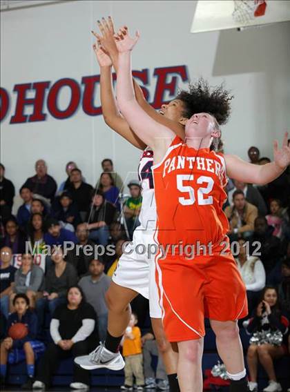Thumbnail 3 in Poly vs. Bellarmine-Jefferson (CIF SS Playoffs) photogallery.