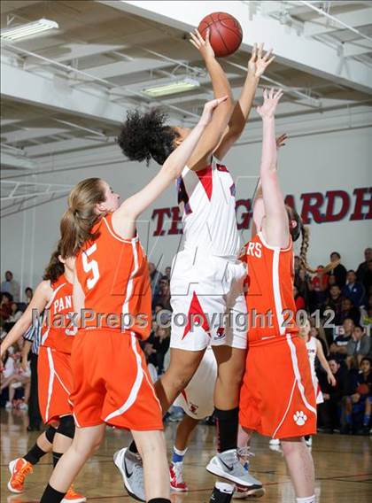 Thumbnail 3 in Poly vs. Bellarmine-Jefferson (CIF SS Playoffs) photogallery.
