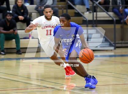 Thumbnail 3 in Serra vs. George Washington Prep photogallery.