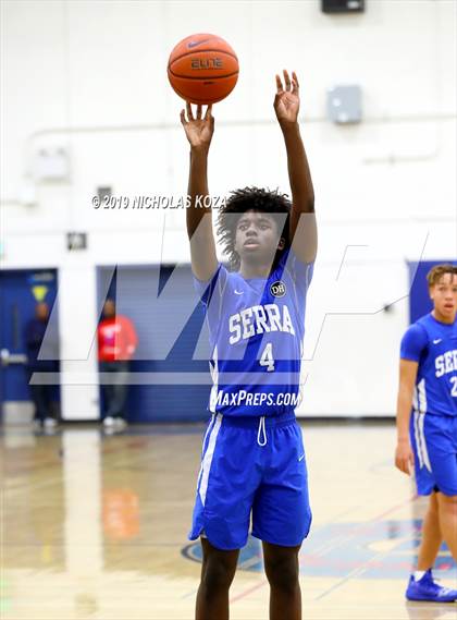 Thumbnail 1 in Serra vs. George Washington Prep photogallery.