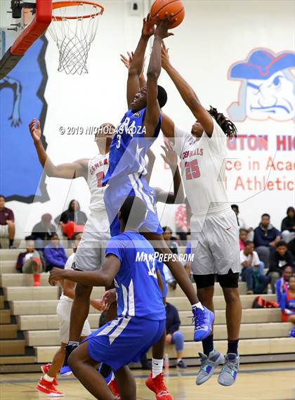 Thumbnail 3 in Serra vs. George Washington Prep photogallery.