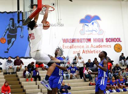 Thumbnail 3 in Serra vs. George Washington Prep photogallery.