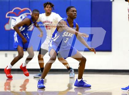 Thumbnail 1 in Serra vs. George Washington Prep photogallery.