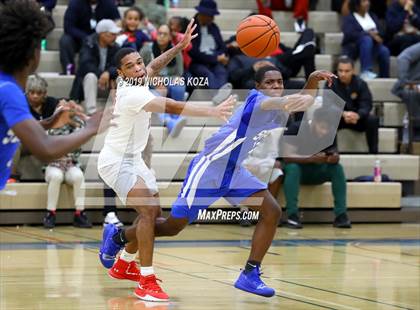 Thumbnail 1 in Serra vs. George Washington Prep photogallery.