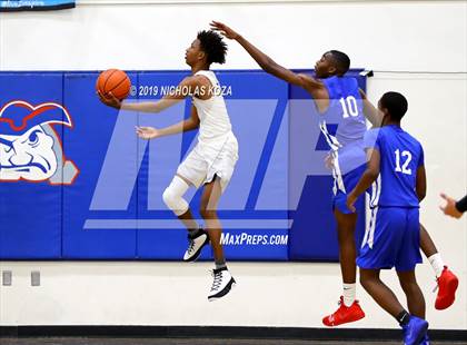 Thumbnail 3 in Serra vs. George Washington Prep photogallery.