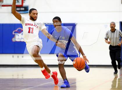 Thumbnail 2 in Serra vs. George Washington Prep photogallery.